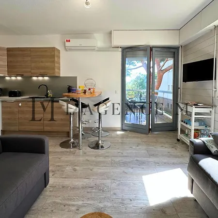 Apartment Casa Vecchia - Renove Avec Terrasse, Parking, Clim, & Centre A Pied - 4 Couchages Calvi (Corsica)